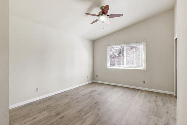6932 Springmont Dr, Elk Grove, CA 95758