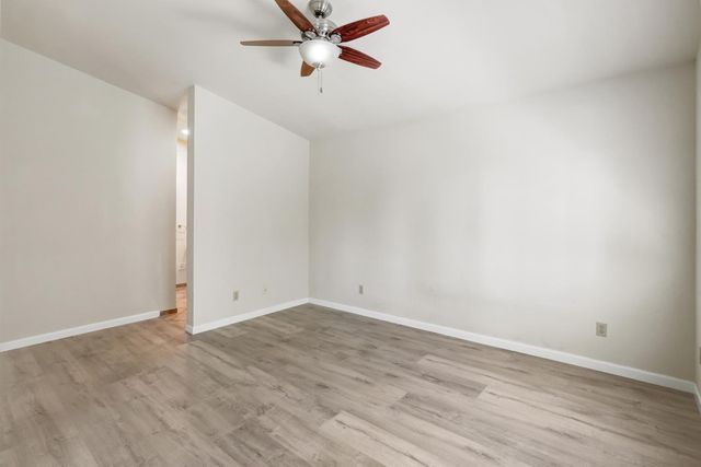 6932 Springmont Dr, Elk Grove, CA 95758