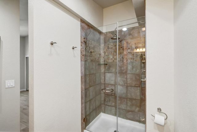 6932 Springmont Dr, Elk Grove, CA 95758