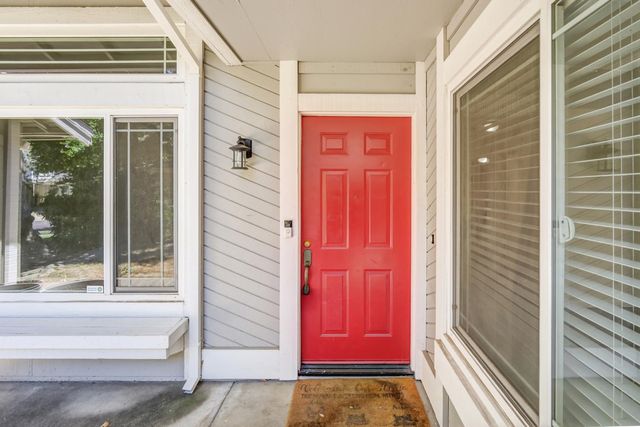 6932 Springmont Dr, Elk Grove, CA 95758