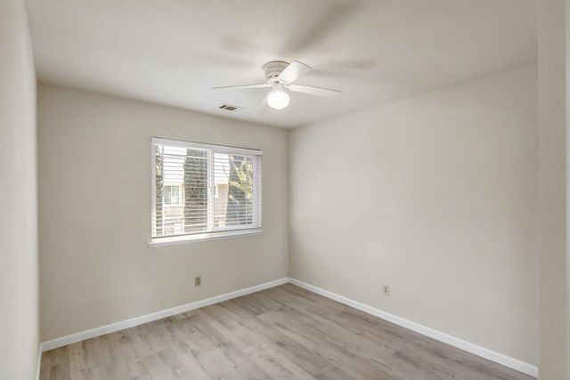 6932 Springmont Dr, Elk Grove, CA 95758