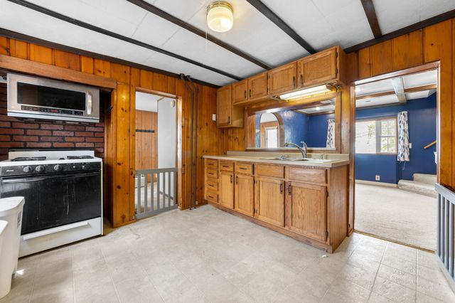 209 8th Street E, Hastings, MN 55033