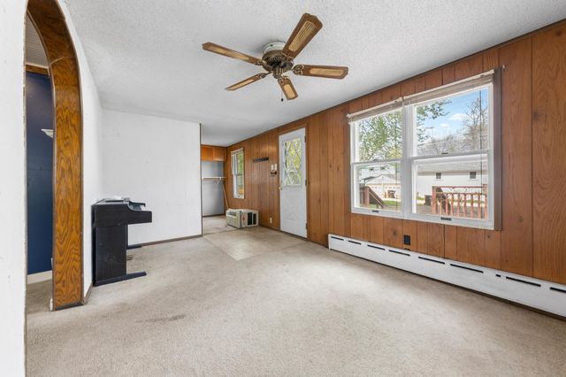 209 8th Street E, Hastings, MN 55033