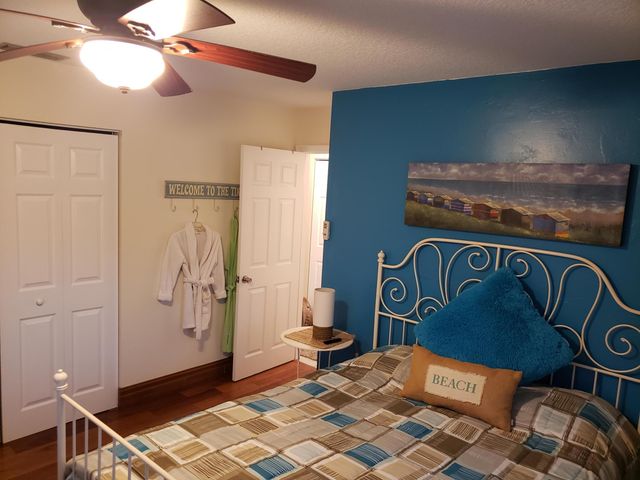 1402 SW 25th Avenue, Deerfield Beach, FL 33442