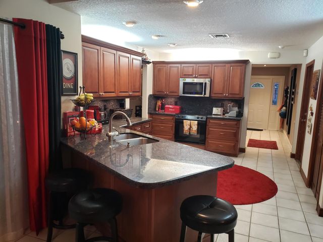 1402 SW 25th Avenue, Deerfield Beach, FL 33442