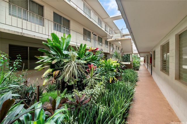 94-245 Leowahine Street 1022, Waipahu, HI 96797