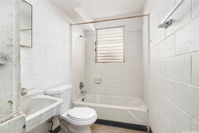 94-245 Leowahine Street 1022, Waipahu, HI 96797