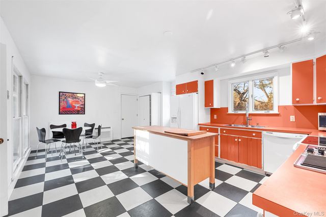 660 N Chodikee Lake Road, Highland, NY 12528