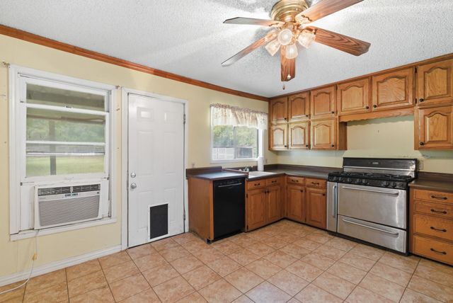 108 Sandra Drive, Azle, TX 76020