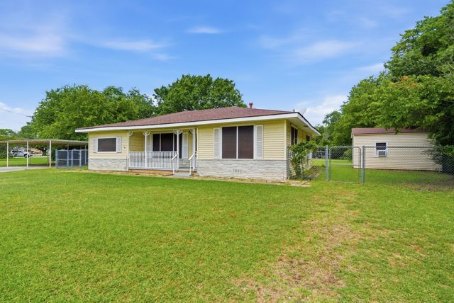 108 Sandra Drive, Azle, TX 76020