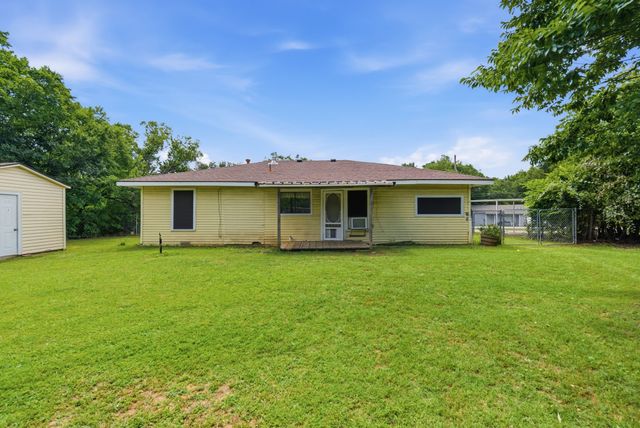 108 Sandra Drive, Azle, TX 76020