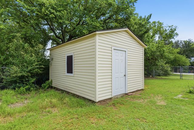 108 Sandra Drive, Azle, TX 76020