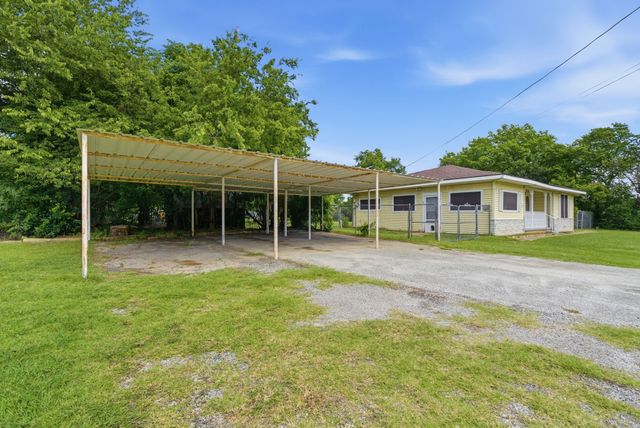 108 Sandra Drive, Azle, TX 76020