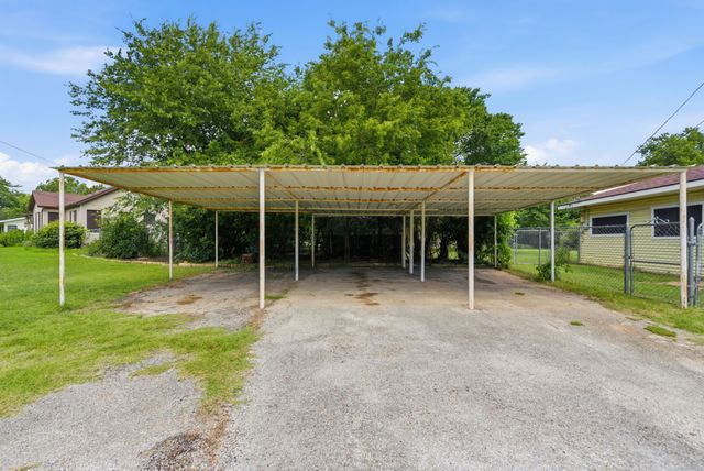 108 Sandra Drive, Azle, TX 76020