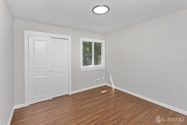 27 davids Court, South Brunswick, NJ 08810