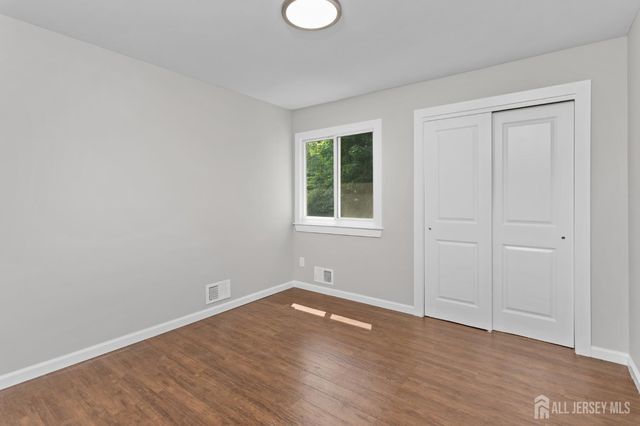 27 davids Court, South Brunswick, NJ 08810