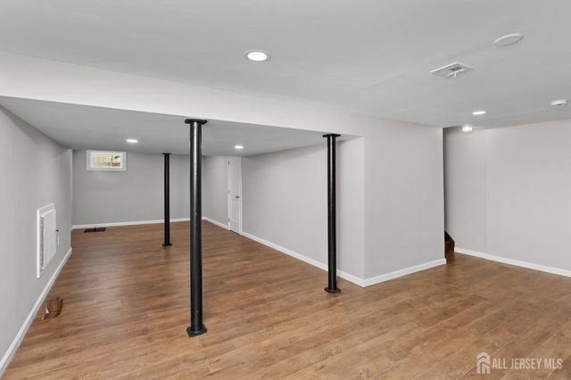 27 davids Court, South Brunswick, NJ 08810