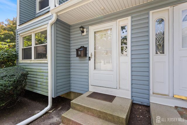 27 davids Court, South Brunswick, NJ 08810