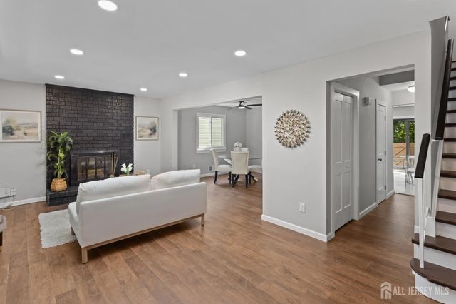 27 davids Court, South Brunswick, NJ 08810