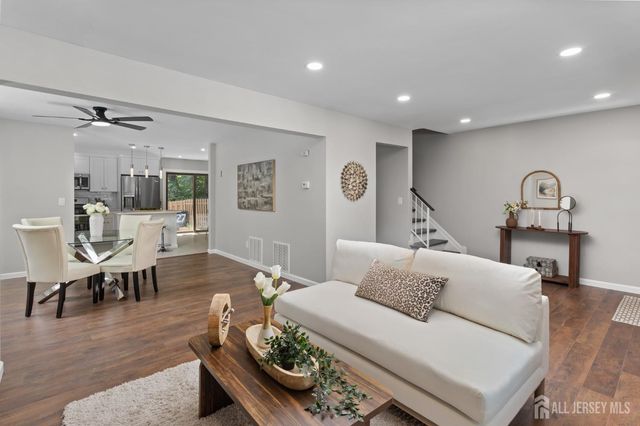 27 davids Court, South Brunswick, NJ 08810