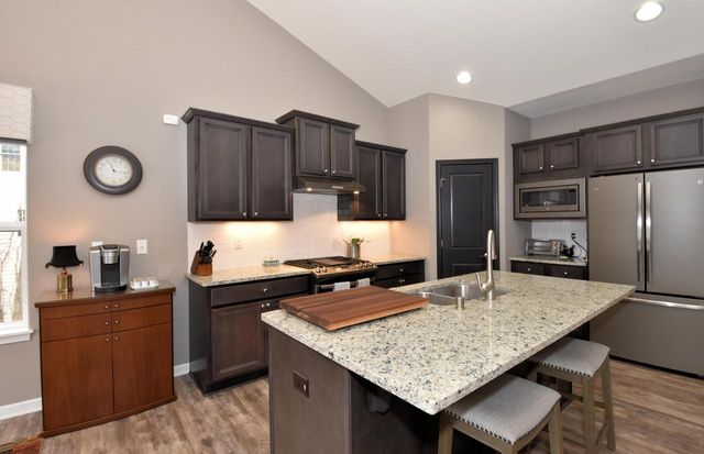 8724 Shady Oak TRAIL, Mount Pleasant, WI 53406