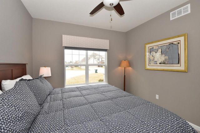 8724 Shady Oak TRAIL, Mount Pleasant, WI 53406