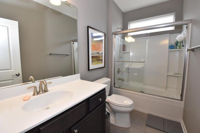 8724 Shady Oak TRAIL, Mount Pleasant, WI 53406