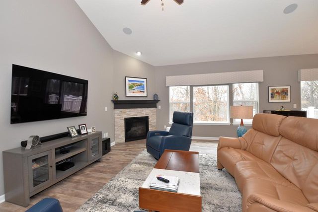 8724 Shady Oak TRAIL, Mount Pleasant, WI 53406