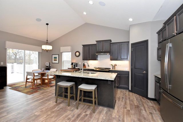 8724 Shady Oak TRAIL, Mount Pleasant, WI 53406