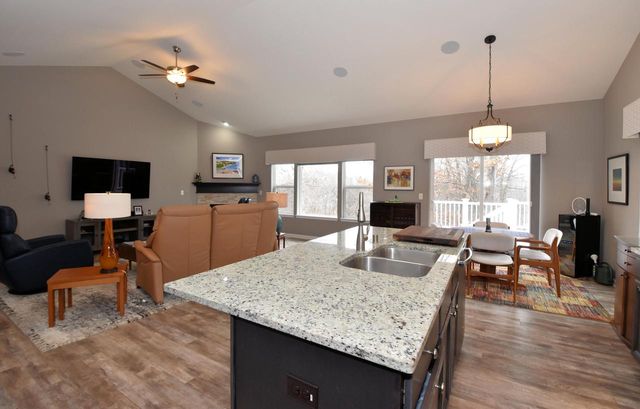 8724 Shady Oak TRAIL, Mount Pleasant, WI 53406