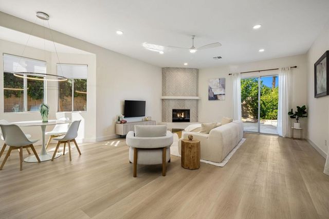 20 Tucson Circle, Palm Desert, CA 92211