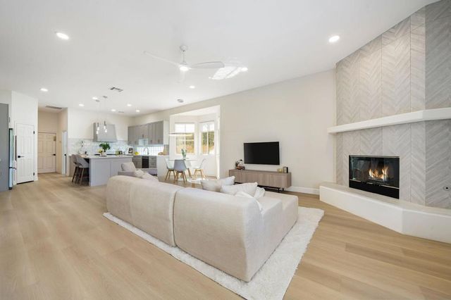 20 Tucson Circle, Palm Desert, CA 92211