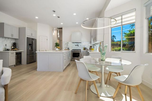 20 Tucson Circle, Palm Desert, CA 92211