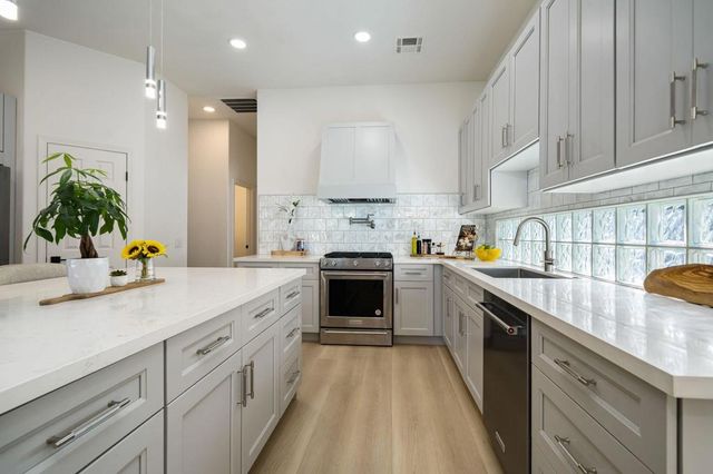 20 Tucson Circle, Palm Desert, CA 92211