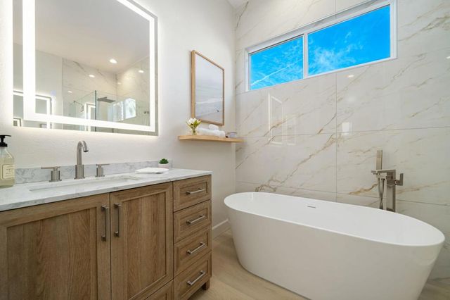 20 Tucson Circle, Palm Desert, CA 92211