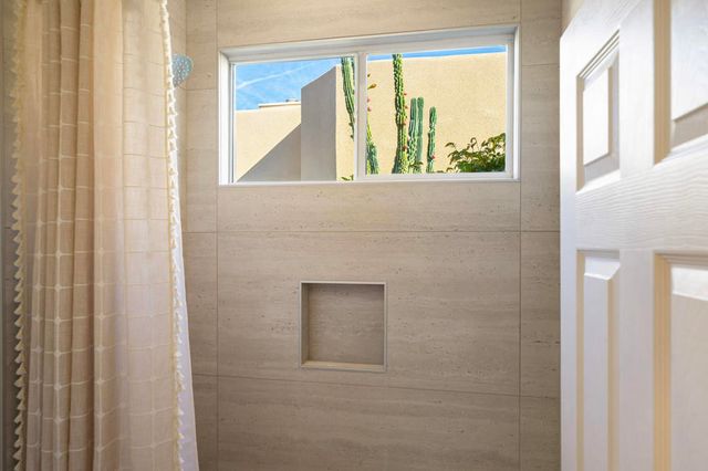 20 Tucson Circle, Palm Desert, CA 92211