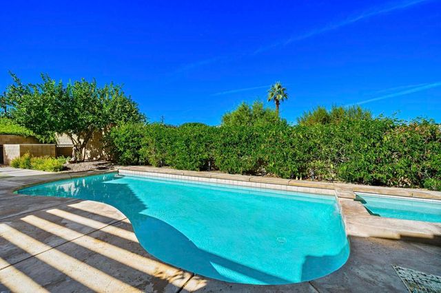20 Tucson Circle, Palm Desert, CA 92211