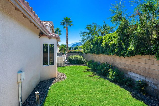 20 Tucson Circle, Palm Desert, CA 92211