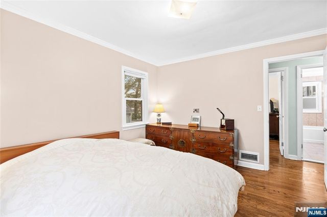 23 Lindy Place, Old Tappan, NJ 07675