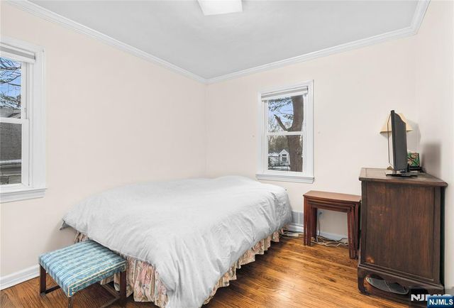 23 Lindy Place, Old Tappan, NJ 07675