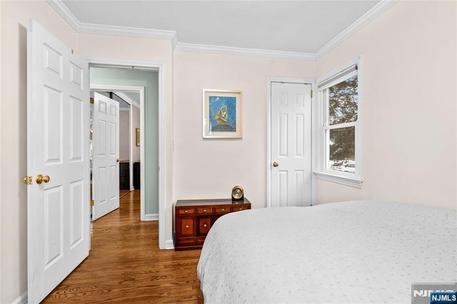 23 Lindy Place, Old Tappan, NJ 07675