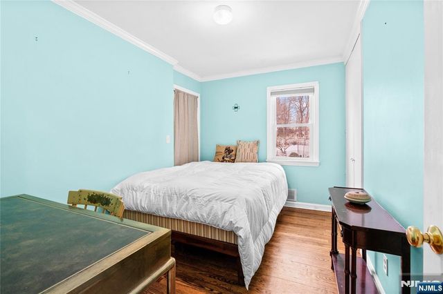 23 Lindy Place, Old Tappan, NJ 07675