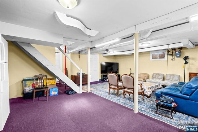 23 Lindy Place, Old Tappan, NJ 07675