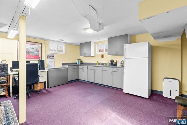 23 Lindy Place, Old Tappan, NJ 07675