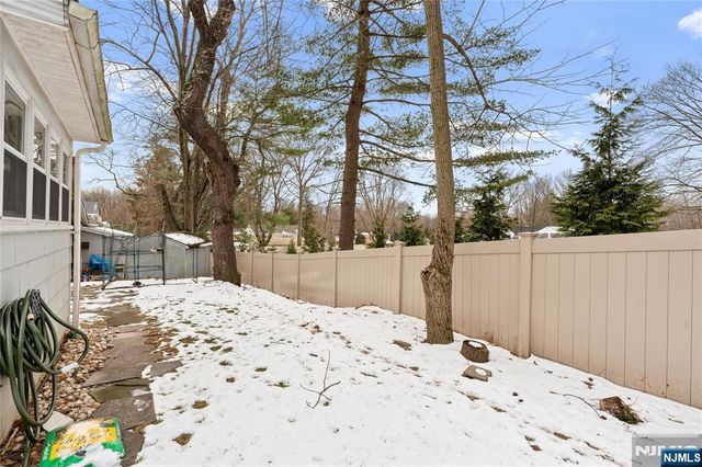 23 Lindy Place, Old Tappan, NJ 07675