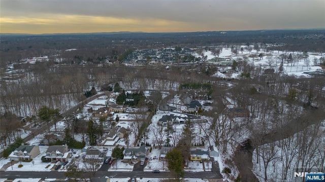 23 Lindy Place, Old Tappan, NJ 07675