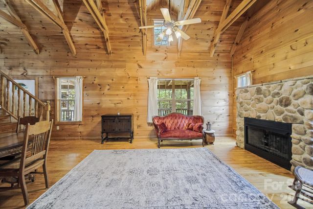 1 Locust Avenue, Asheville, NC 28804