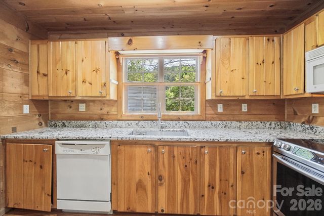 1 Locust Avenue, Asheville, NC 28804