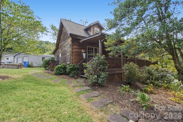1 Locust Avenue, Asheville, NC 28804