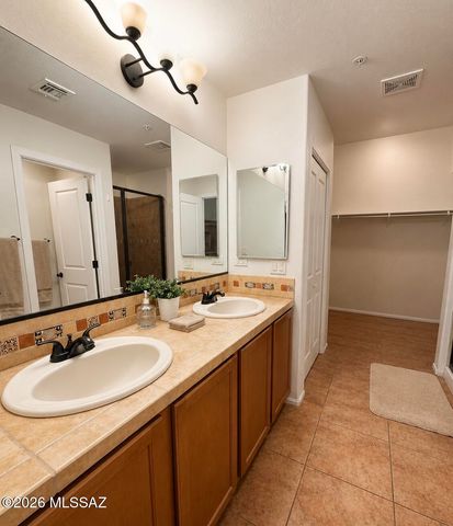 2018 E River Rd Unit 102, Tucson, AZ 85718